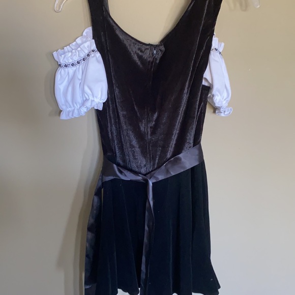 NIP🆕🎃Adult Women’s Country Maid Costume Sz S - Picture 3 of 7